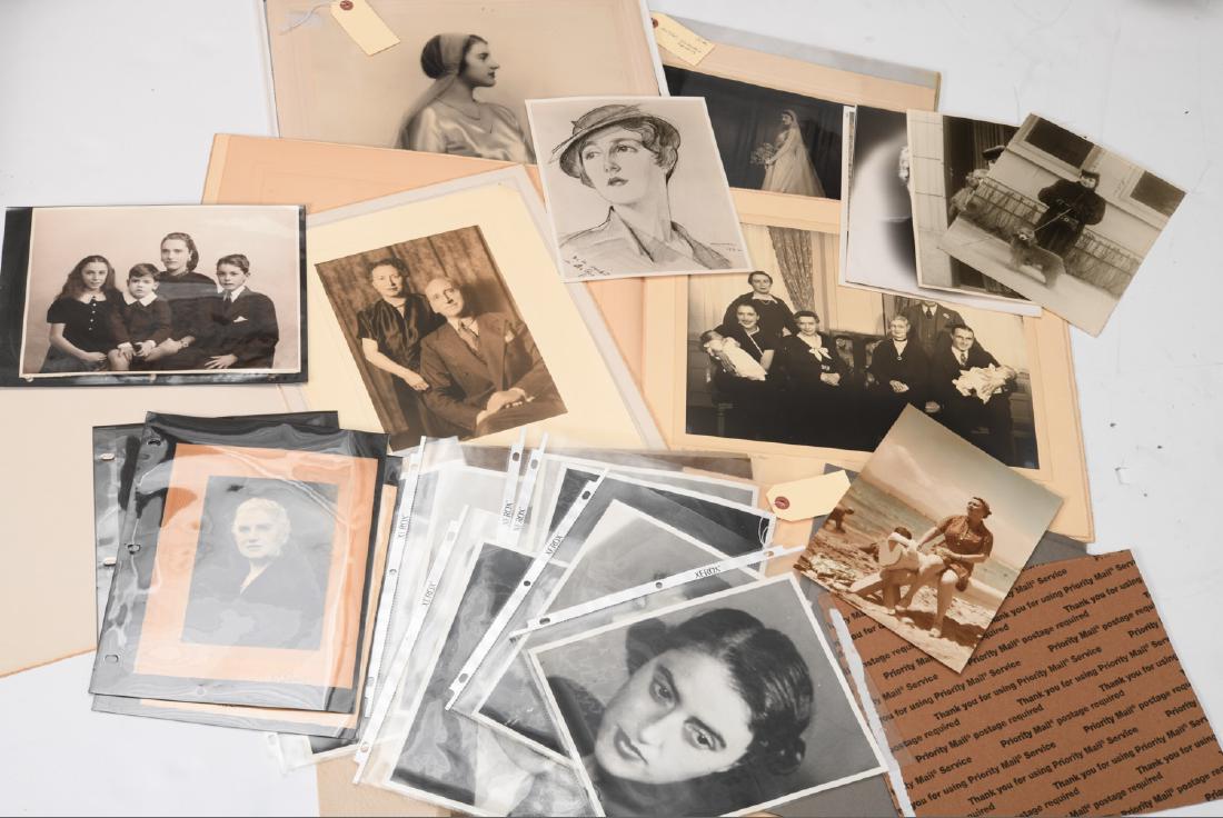 Group studio portrait photographs, 20th c. (1 of 7)