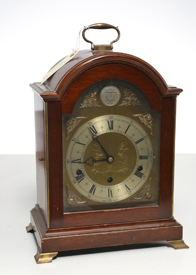 Elliott, London mahogany bracket clock (1 of 13)