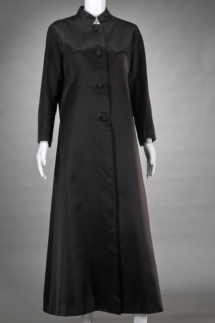 Ladies bespoke satin evening coat (1 of 6)