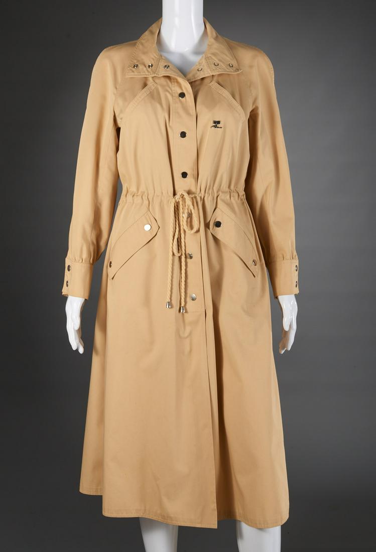 Courreges Paris vintage ladies raincoat (1 of 5)