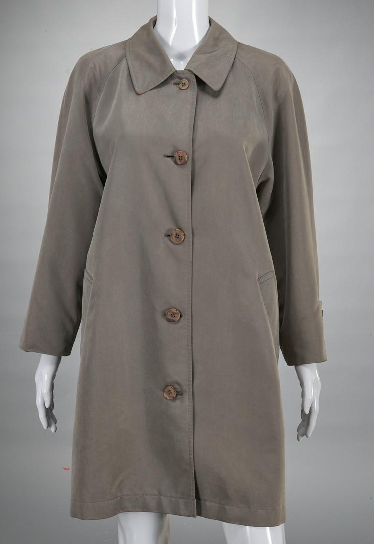 Burberrry ladies gray raincoat (1 of 7)