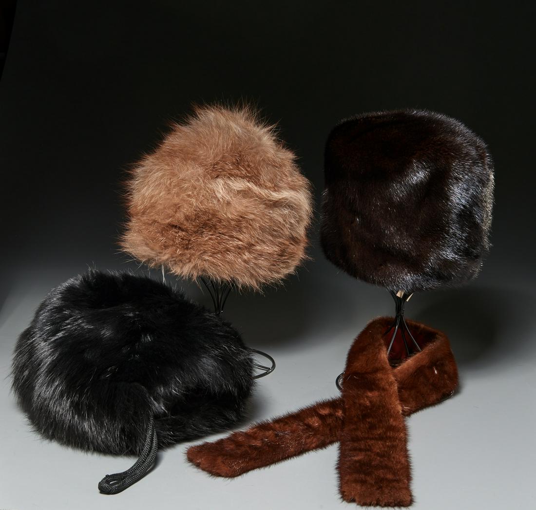 Group of ladies fur accessories (1 of 6)