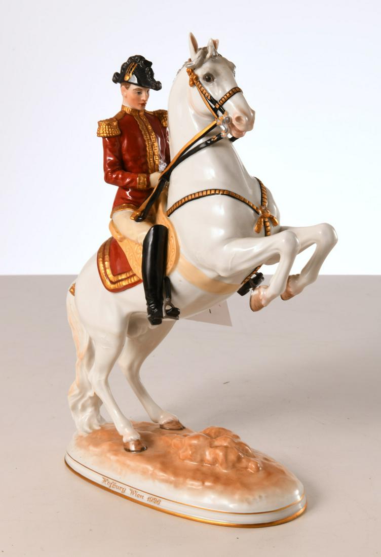 Vienna porcelain figure, Hofburg Wien 1926 (1 of 8)