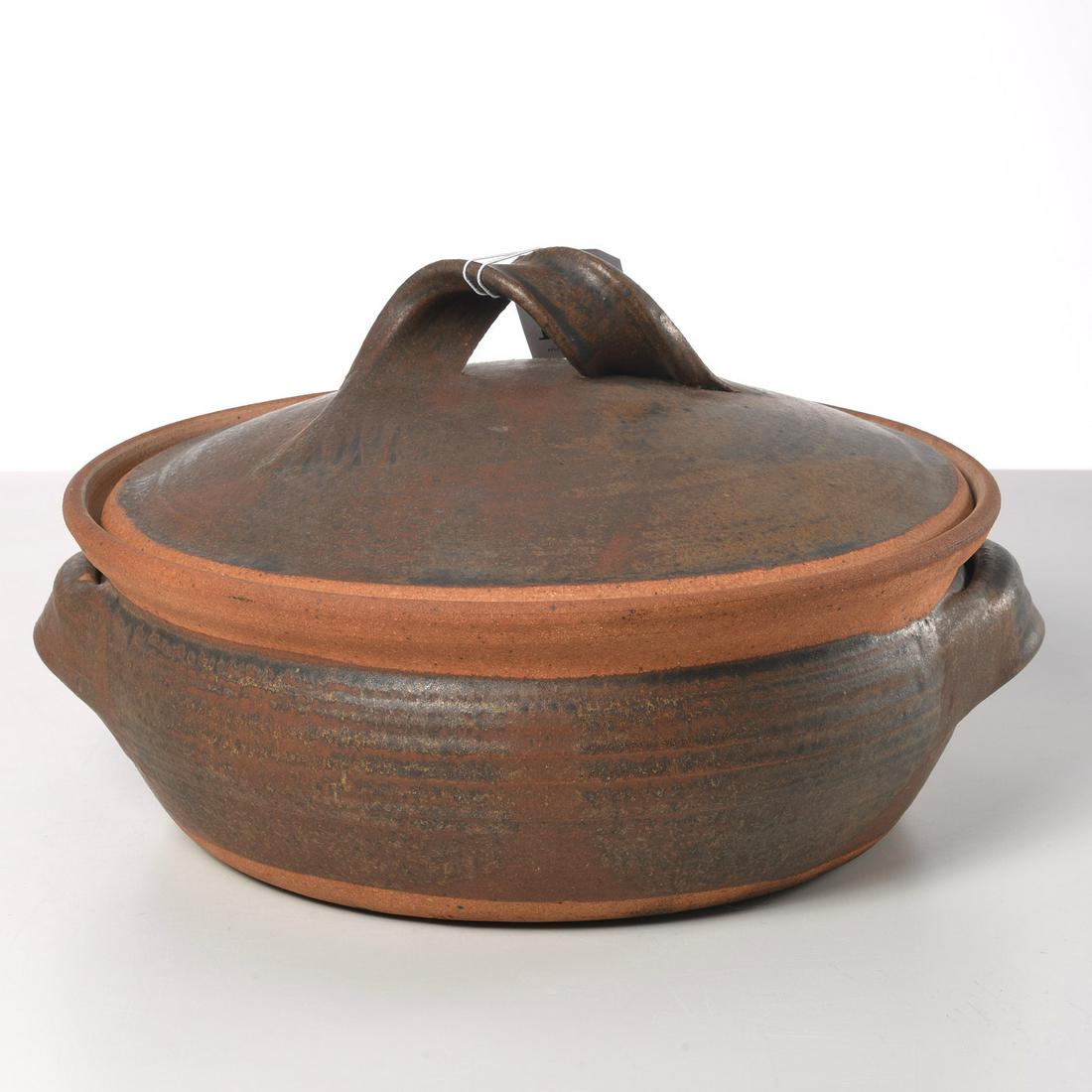 Karen Karnes, glazed stoneware covered casserole: Karen Karnes, glazed stoneware covered casserole, Karen Karnes (American, 1925-2016), artist cipher on bottom edge, 8.5"h x 13"dia Provenance: Property removed from 1240 Park Avenue, NYC