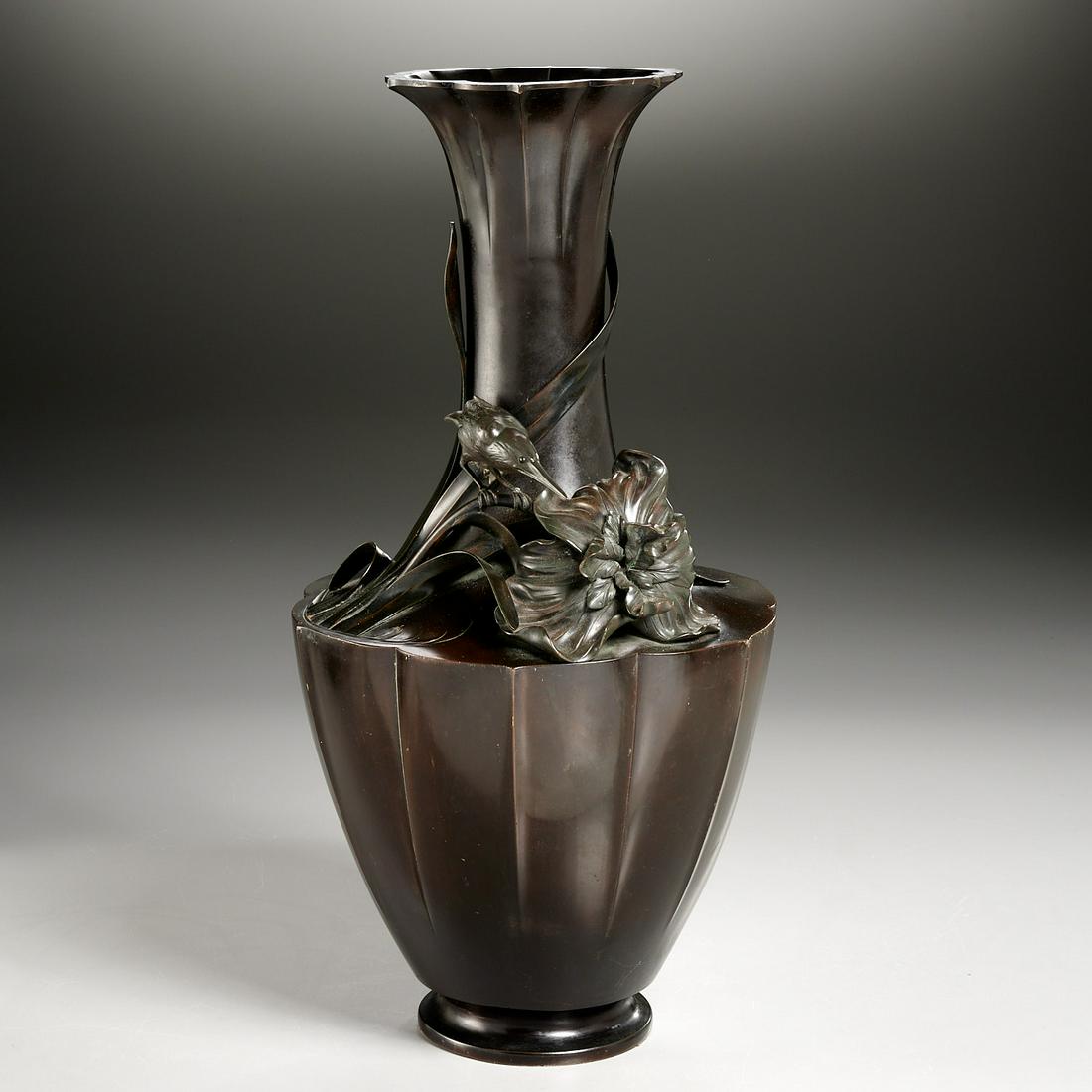 Nice artist-signed Japanese bronze vase (1 of 7)