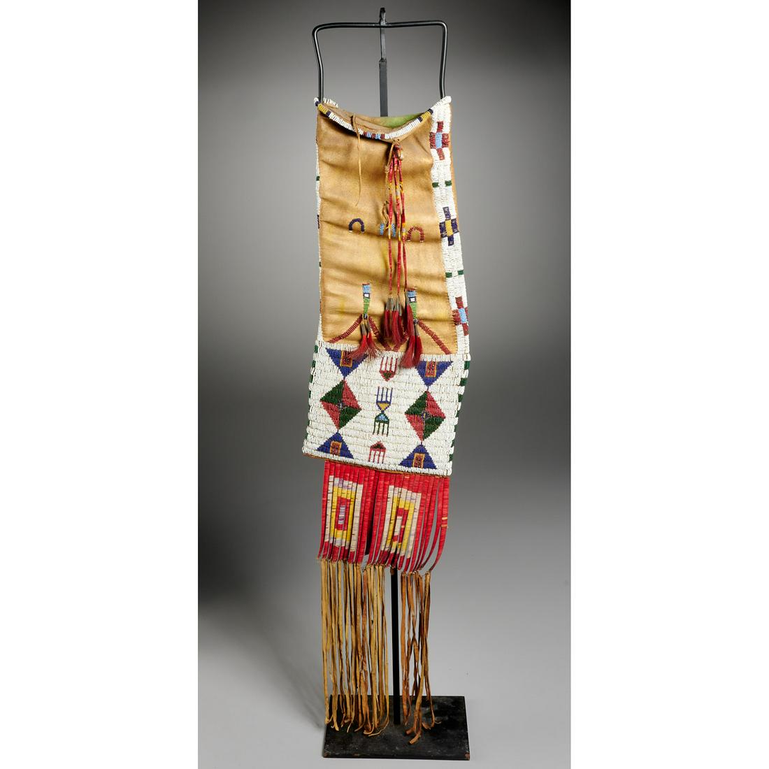 Cheyenne beaded and quilled hide pipe bag (1 of 15)