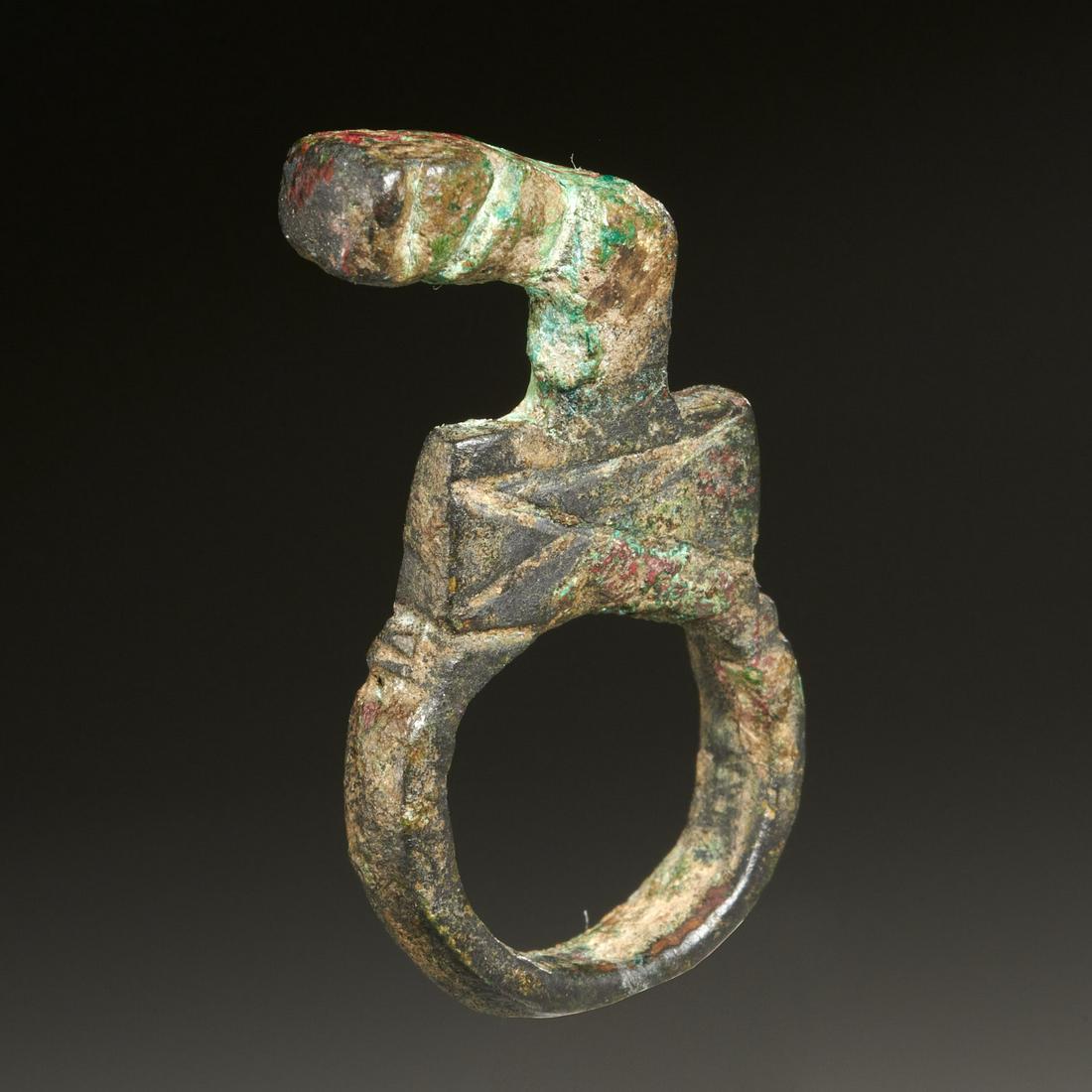 Ancient Roman bronze key ring, ex-museum (1 of 5)