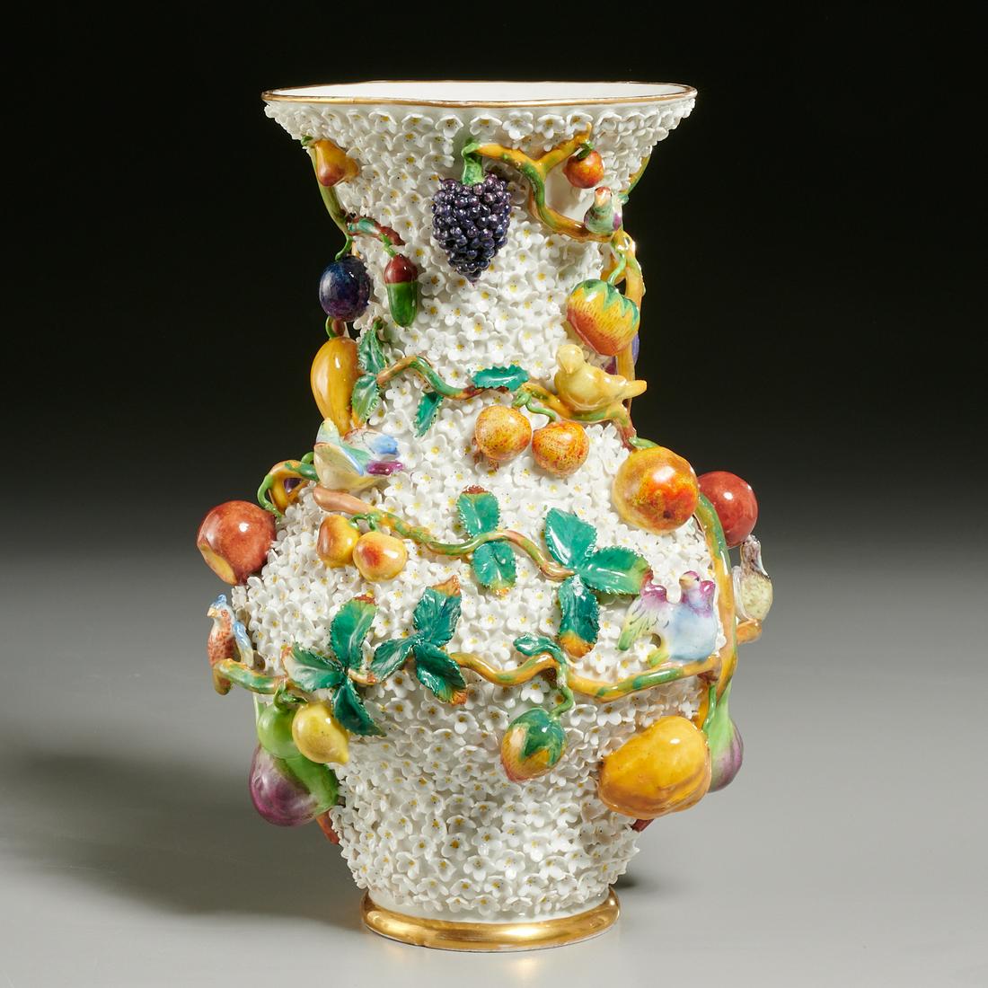 Meissen porcelain "schneeballen" vase (1 of 8)