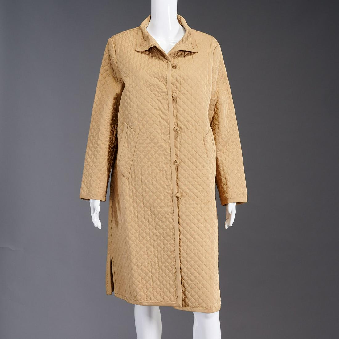 Bill Blass multi season quilted coat: Bill Blass multi season quilted coat, c. 1980's, retailed by Saks Fifth Avenue, lightweight walnut, loop closure, mandarin collar, diamond pattern, (2) welt pockets, size 6, approx. 42"b, 41"l, 23"sl