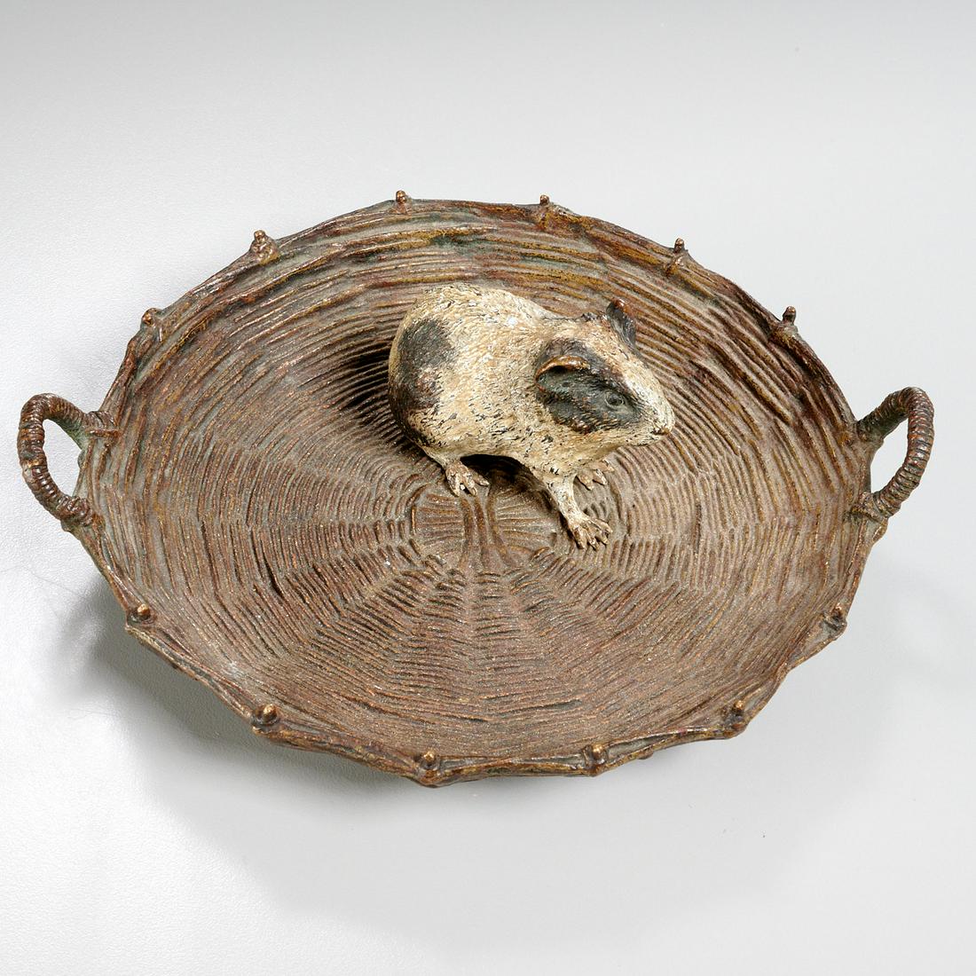 Vienna bronze Guinea Pig in basket vide poche (1 of 3)
