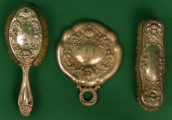 American 3-piece sterling dresser set by Shiebler: American 3-piece sterling dresser set by Shiebler, No. 624, comprising: (1) handled brush; (1) hand mirror and (1) brush, handled brush: 9.5"l x 3"w, mirror: 6"dia. Provenance: The Doris Duke Charitab