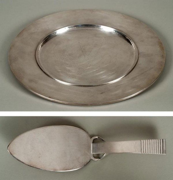 Georg Jensen Denmark sterling plate and server: Georg Jensen Denmark sterling plate and server, 20th century, plate no. 587C, designed by Johan Rohde, with hand hammered finish, the pie server in the "Parallel" pattern, plate: 11"dia., server: 8.25