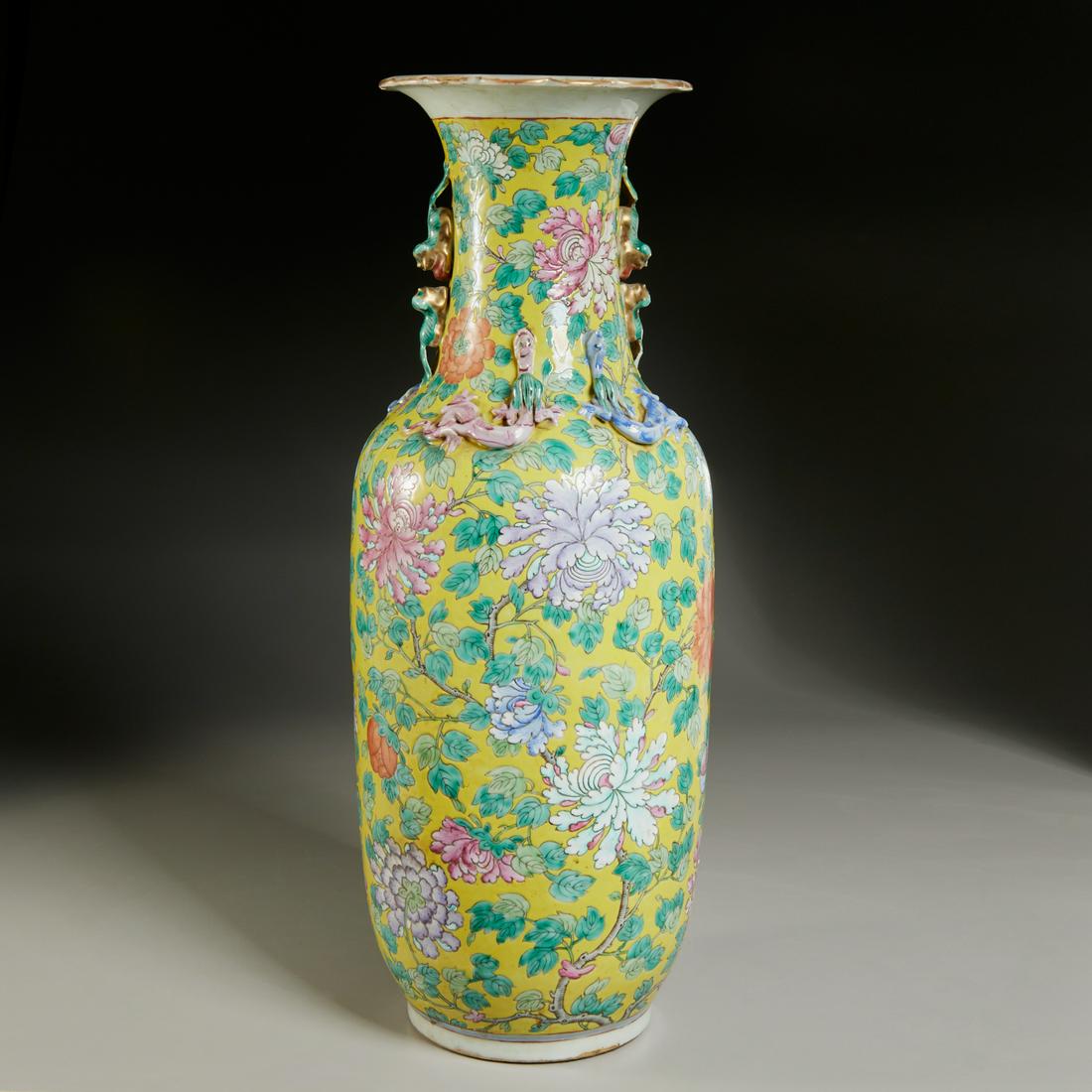 Large Chinese Export famille jaune vase (1 of 6)