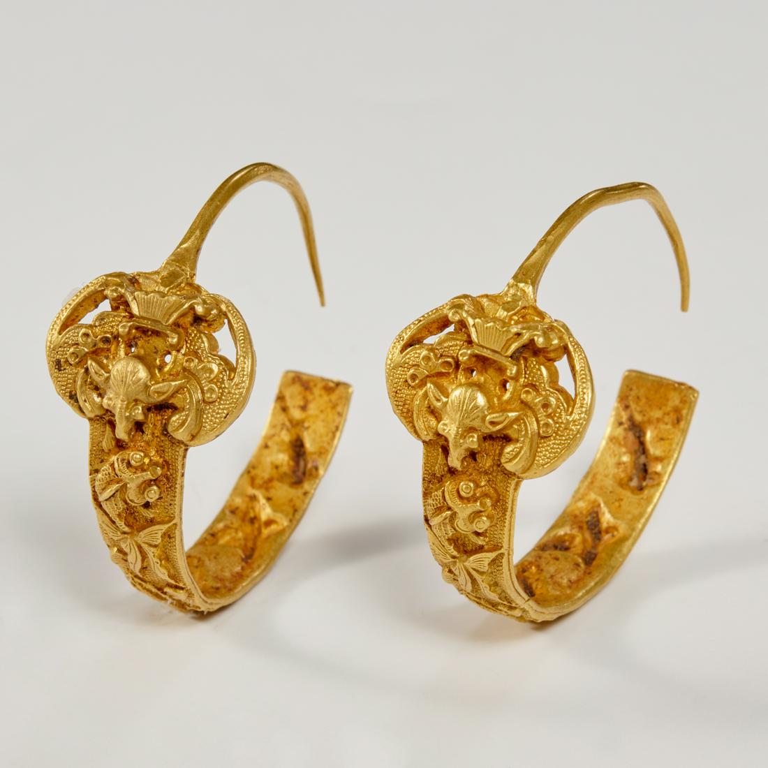 Chinese Ming Era gold earrings, ex Irving Coll. (1 of 5)