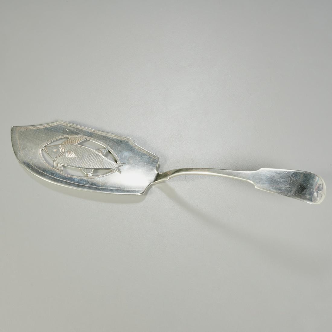 George III Irish silver fish slice, John Power (1 of 5)