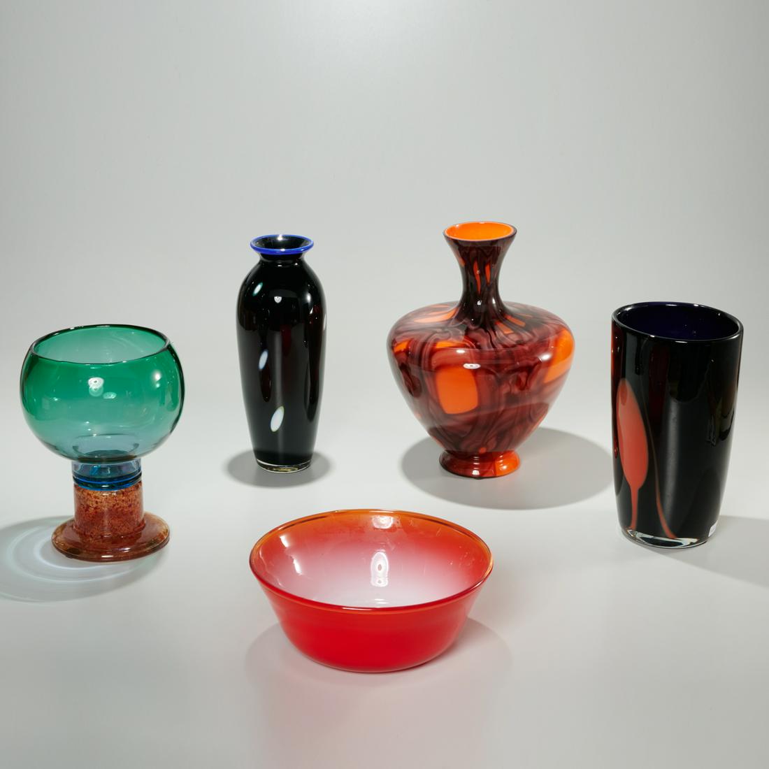 Nice art glass group, vases and bowl (1 of 9)