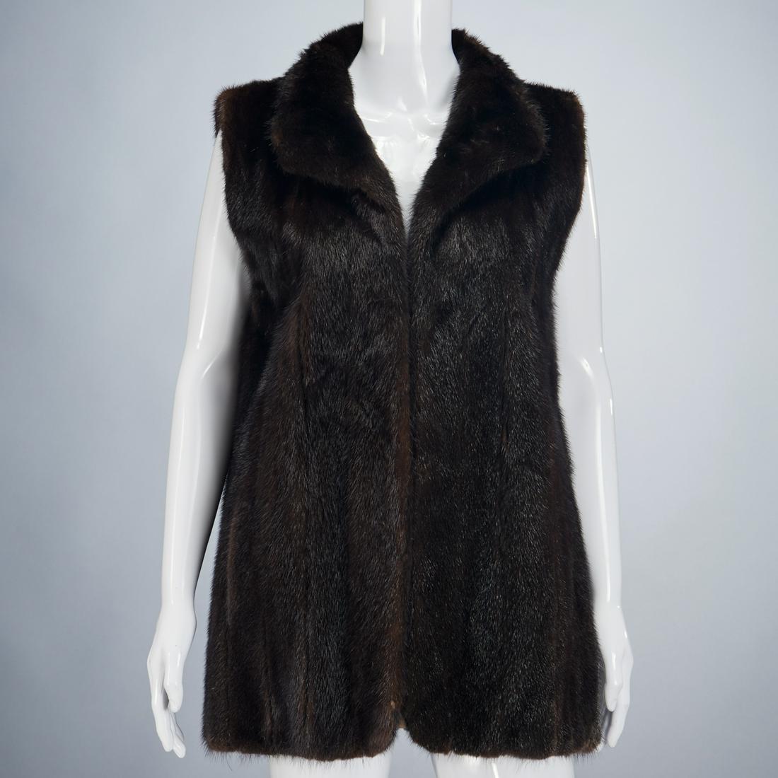 Vintage ladies fur vest: Vintage ladies fur vest, c. 1970's, open vest style, black mink & fully lined, approx. 36"b, 30"l