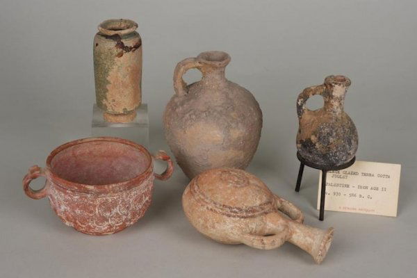 (5) earthenware antiquities from the Gimbel Collec: (5) earthenware antiquities from the Gimbel Collection, Larger: 5.5"l Provenance: The Caral Gimbel-Lebworth Collection, NY