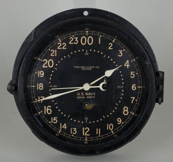 Large Chelsea U.S. Navy ship clock in Bakelite cas: Large Chelsea U.S. Navy ship clock in Bakelite case, 20th century, 10"dia. x 3"d