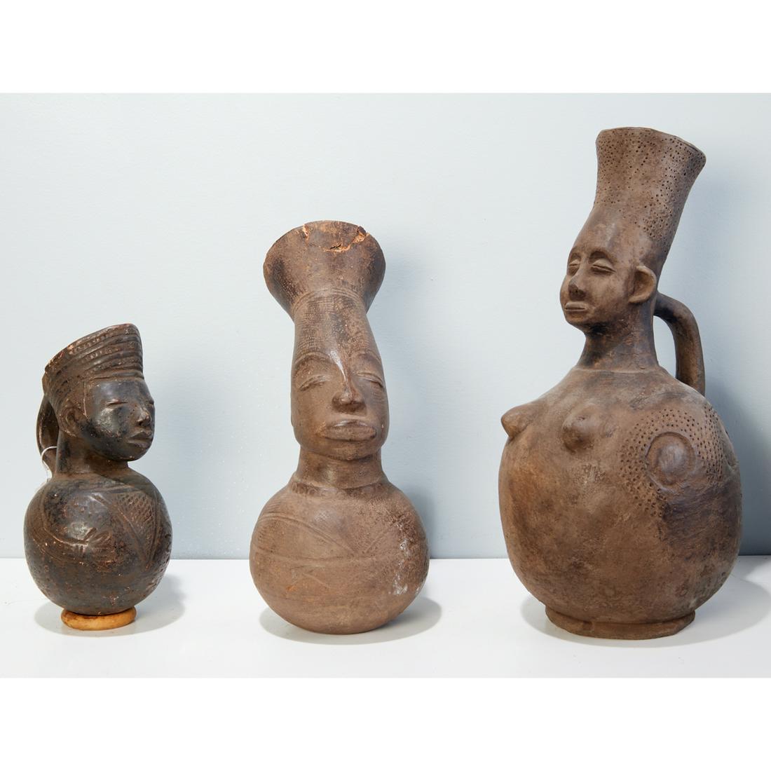 Mangbetu Peoples, large Nembwo pottery vessels (1 of 5)