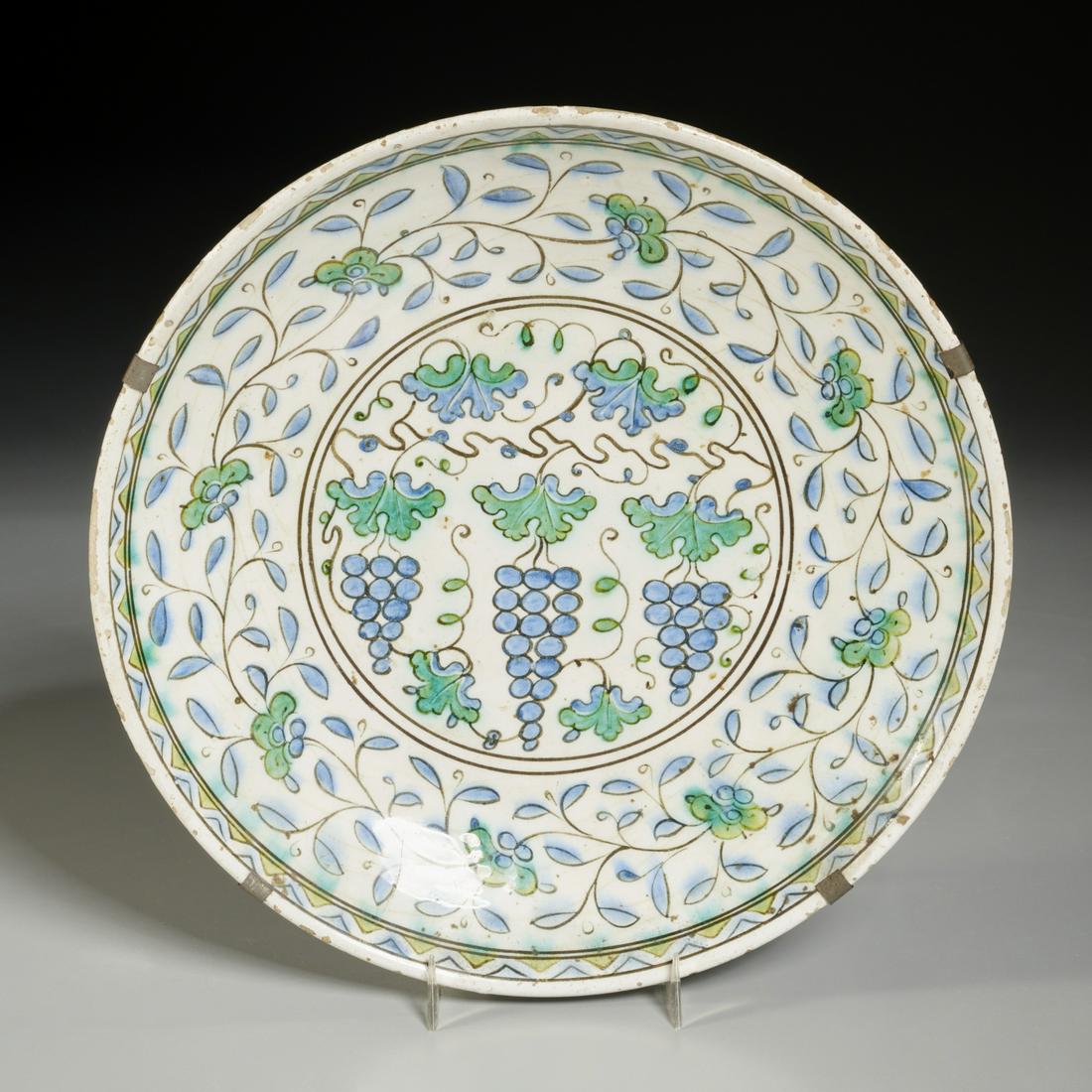 Ottoman Iznik pottery 'grape' dish (1 of 5)