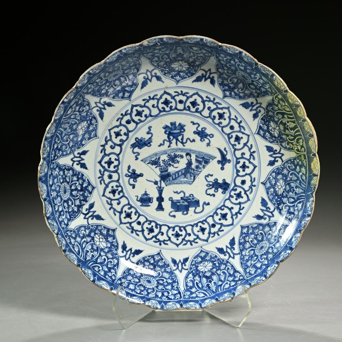 Chinese Kangxi blue and white porcelain charger (1 of 6)