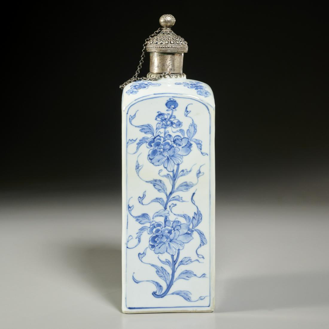 Kangxi blue & white porcelain bottle, ex Christies (1 of 5)
