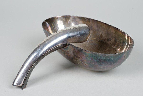 Silver plated bowl and spoon by Lino Sabattini: Silver plated bowl and spoon by Lino Sabattini, 20th c., 2.5"h x 9"l x 9"d