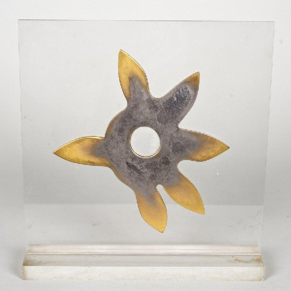 After Jean Arp (1886-1966, French), sculpture: After Jean Arp (1886-1966, French), sculpture, Tete l'Oiseau, gilt metal mounted on acrylic, unsigned, 9.5"h x 9"w