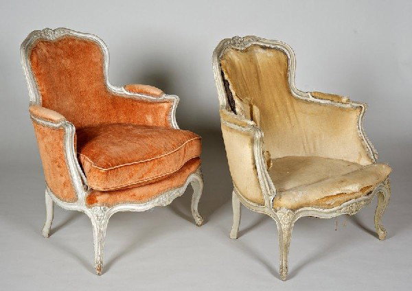 Pair antique Louis XV style gray painted bergeres: Pair antique Louis XV style gray painted bergeres, Early 20th c., 32"h x 25.5"w x 28"d