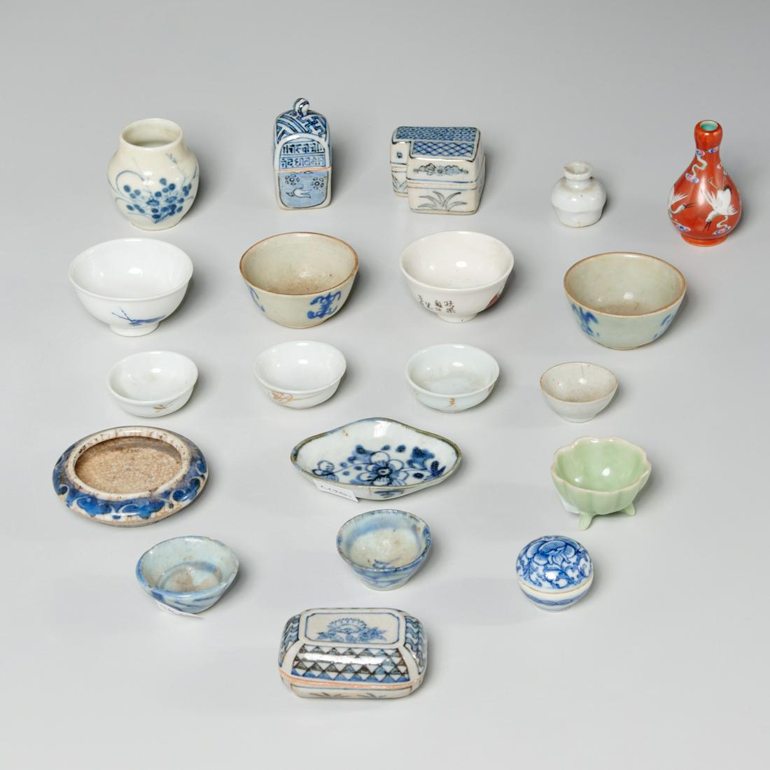 Collection Chinese & Japanese porcelain miniatures (1 of 7)
