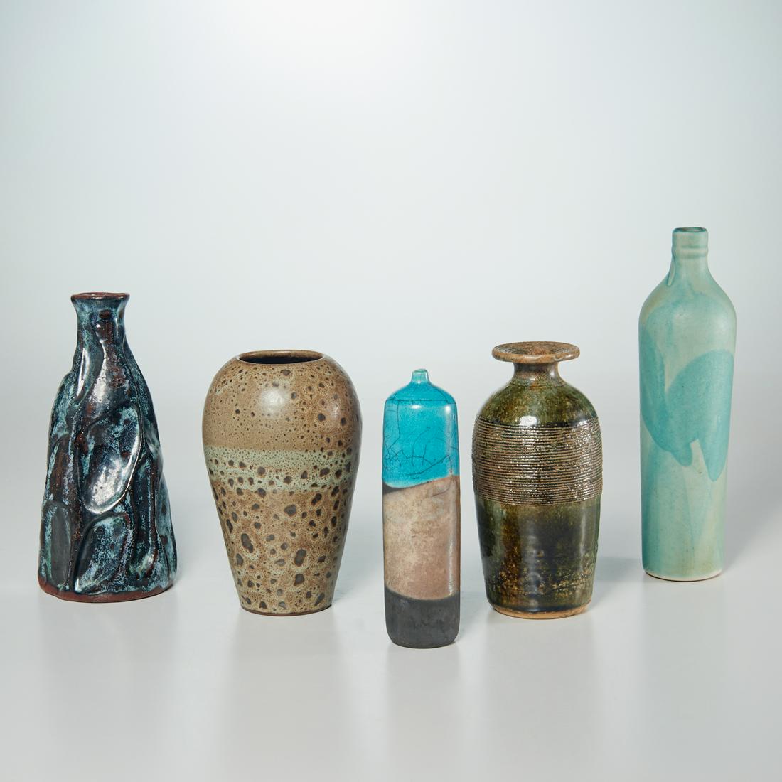 Group Modernist & signed Studio Pottery vases (1 of 11)