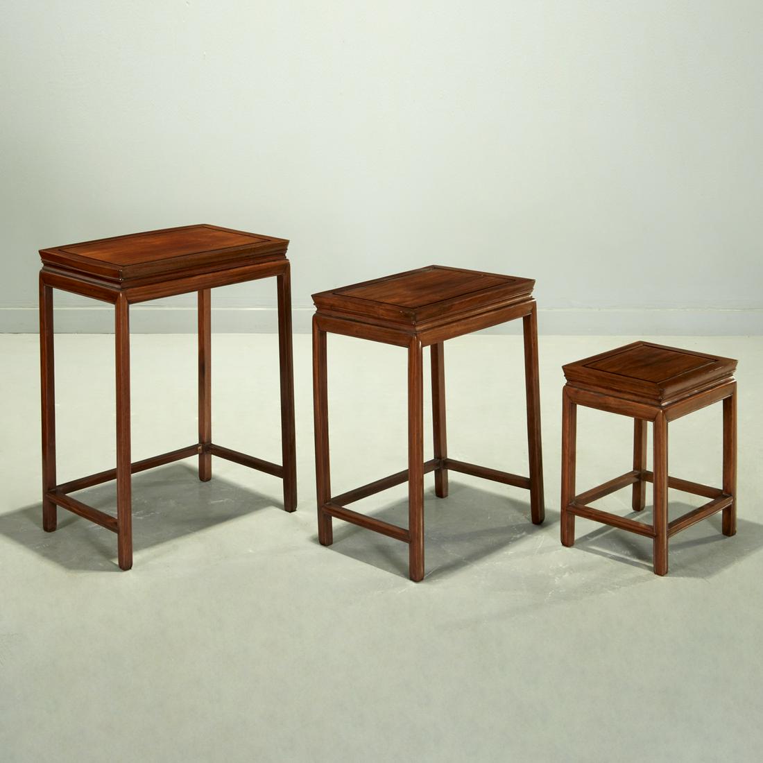 Set Chinese Hongmu nesting tables (1 of 6)