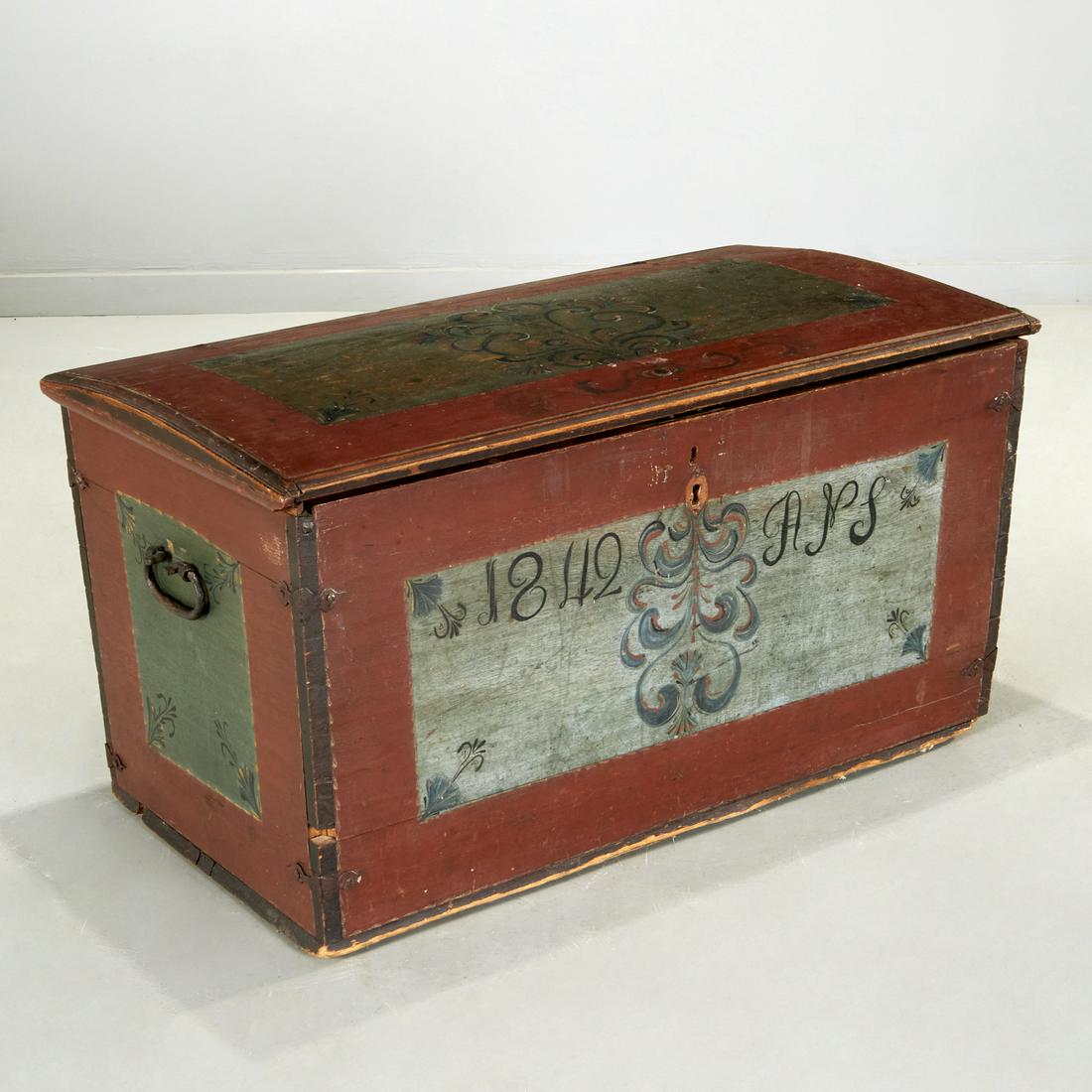Antique Folk Art painted blanket box (1 of 7)