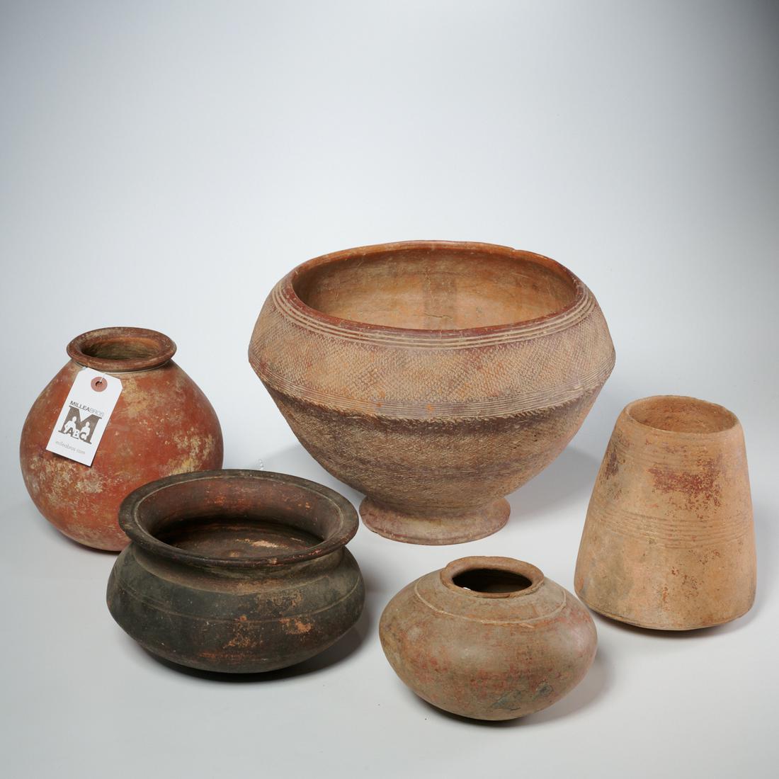 Group African pottery, incl. Djenne & Kuba (1 of 6)