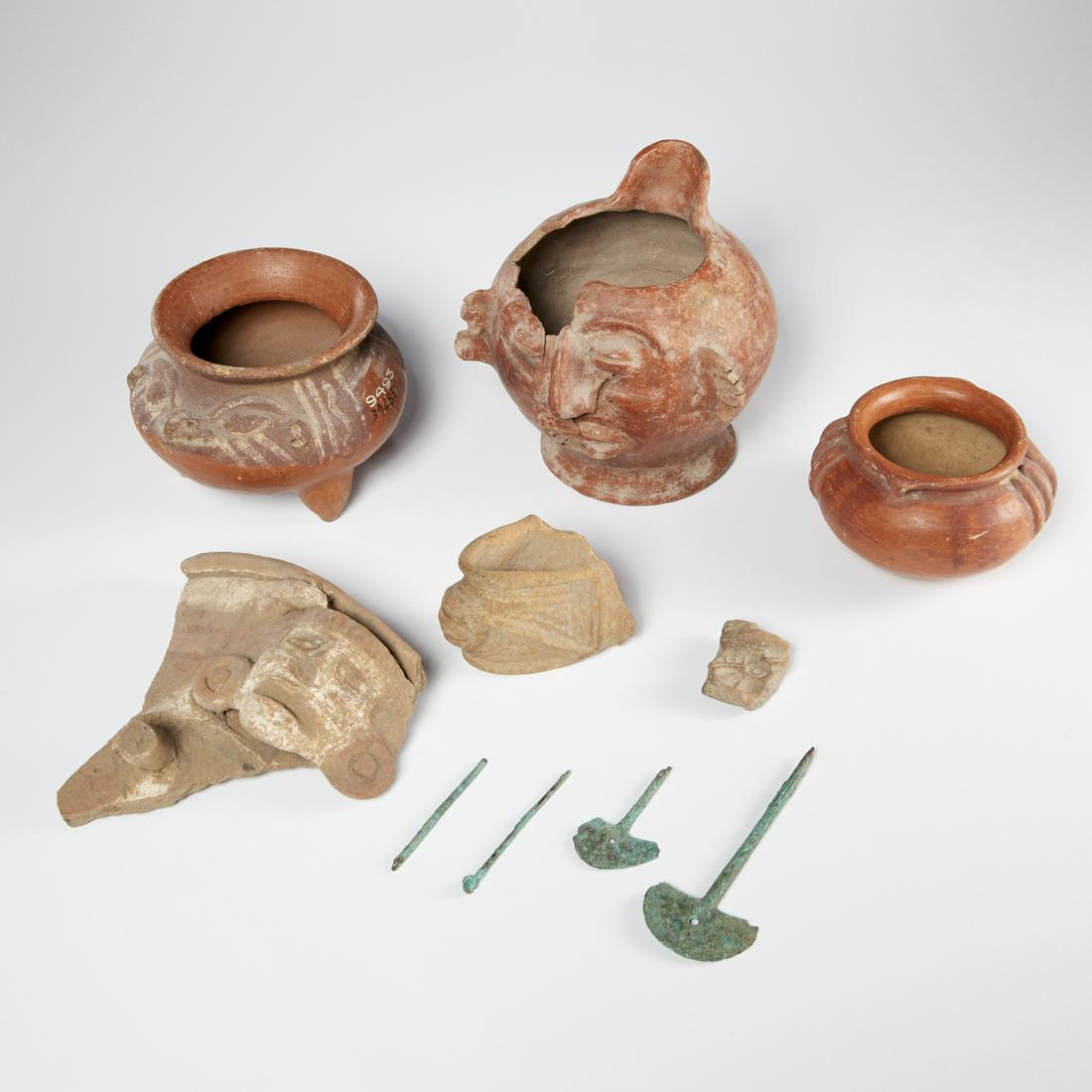 Group Pre-Columbian (or style of) artifacts (1 of 6)