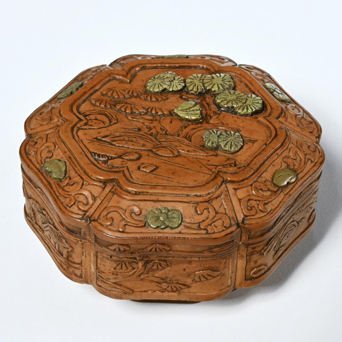 Chinese carved bamboo small covered box (1 of 3)