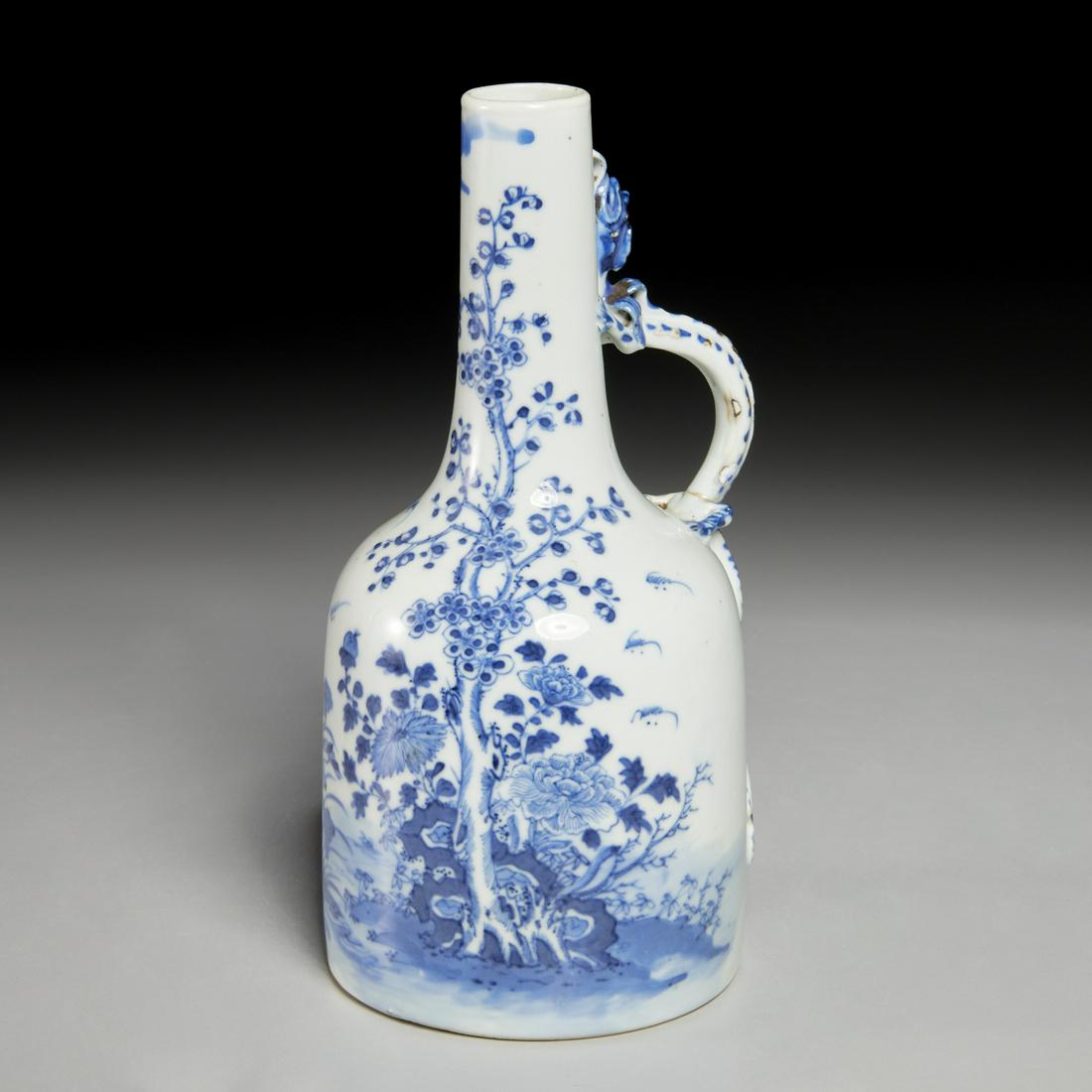 Antique Chinese blue and white porcelain jug (1 of 7)