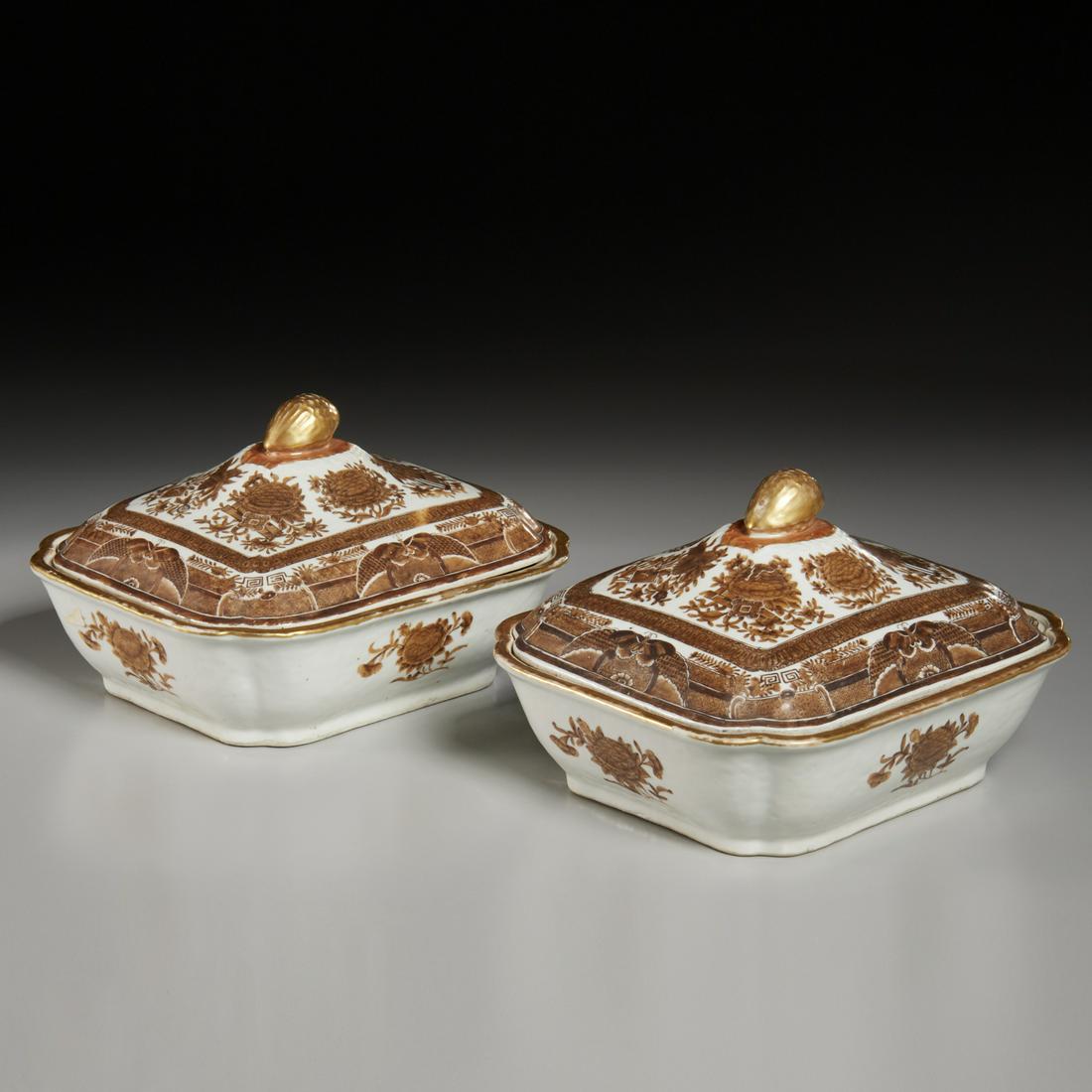 Pair Chinese Export brown Fitzhugh serving dishes (1 of 8)