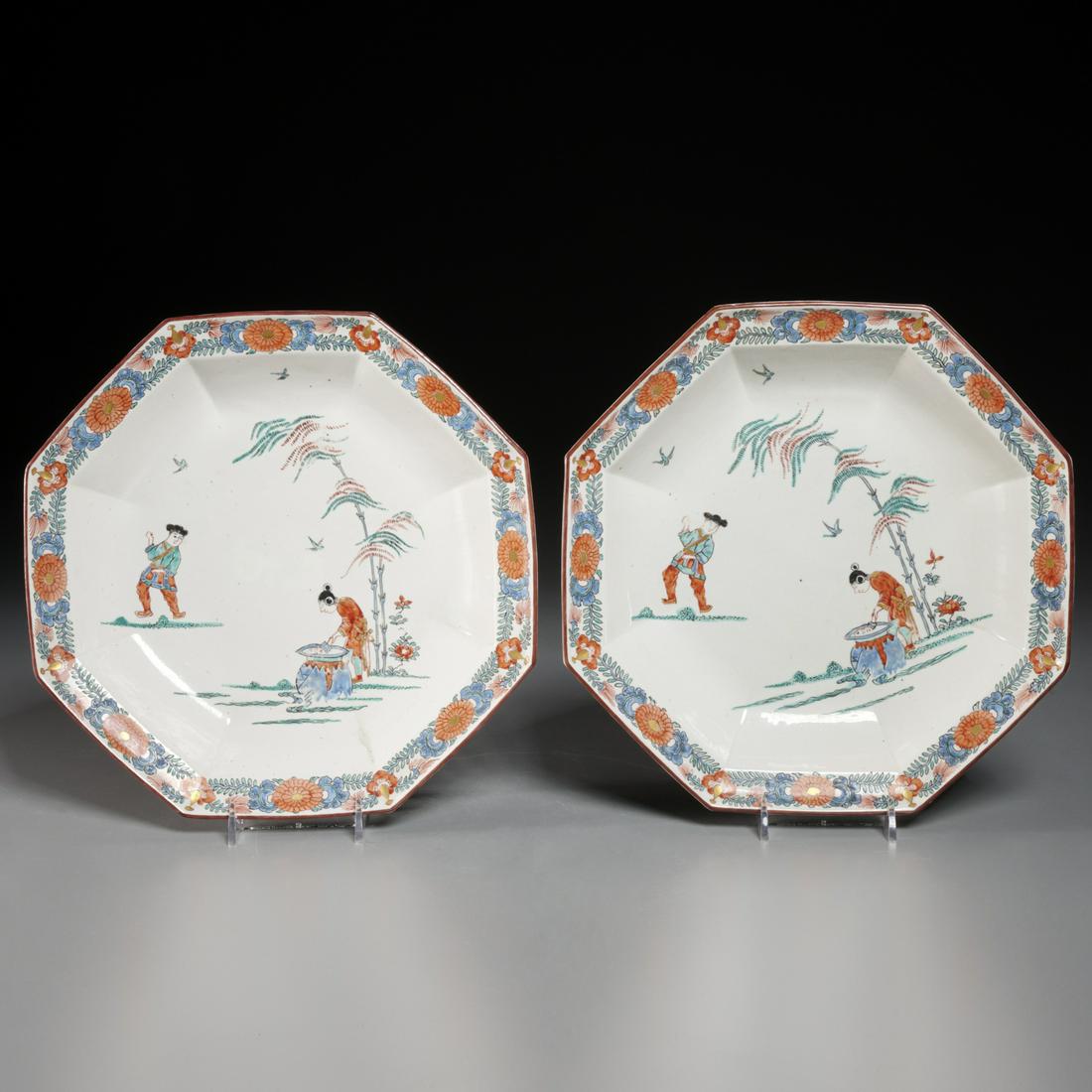 (2) large Kakiemon 'Hob in the Well' dishes, 18thc (1 of 10)