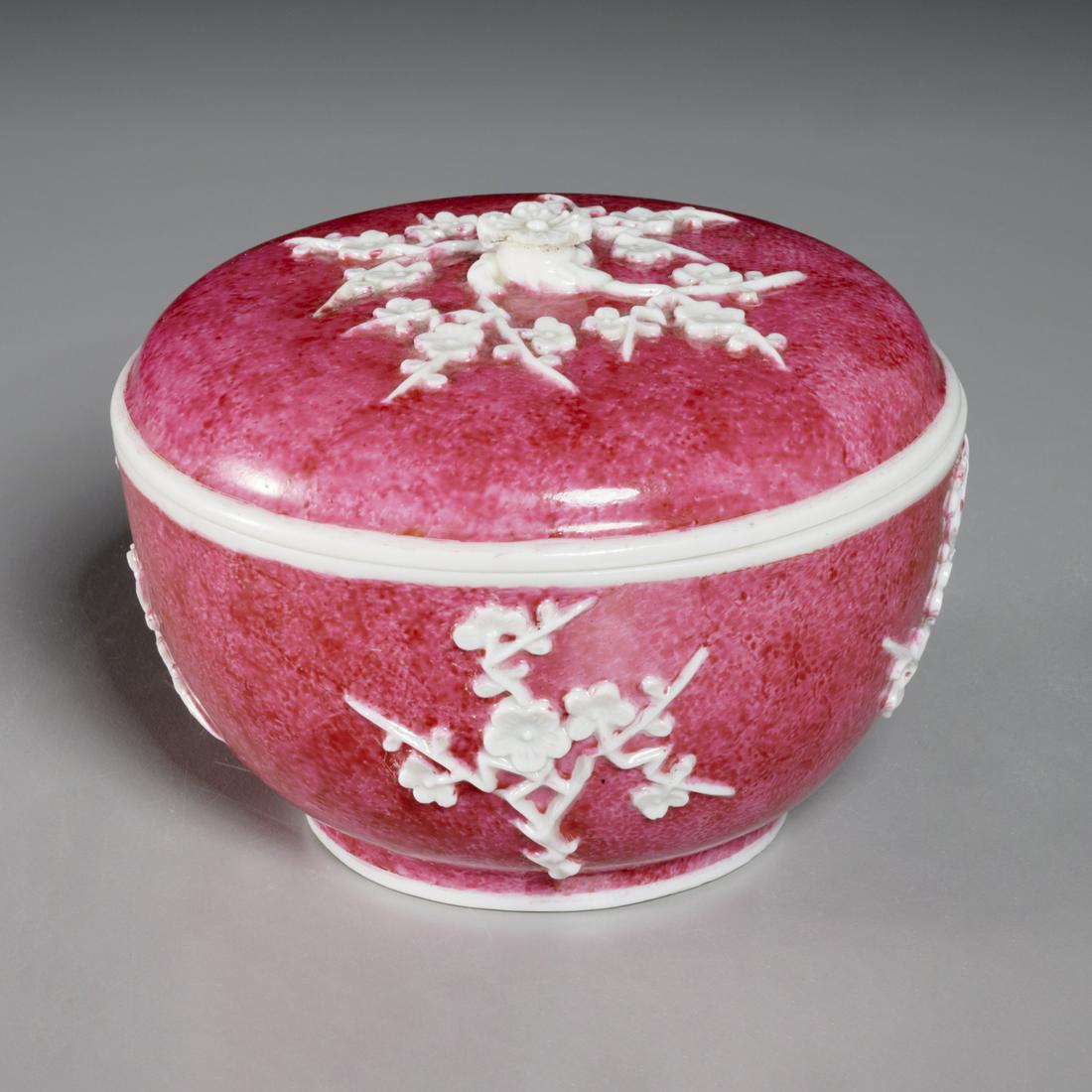 Rare early St. Cloud salt cellar and lid, 18th c. (1 of 6)