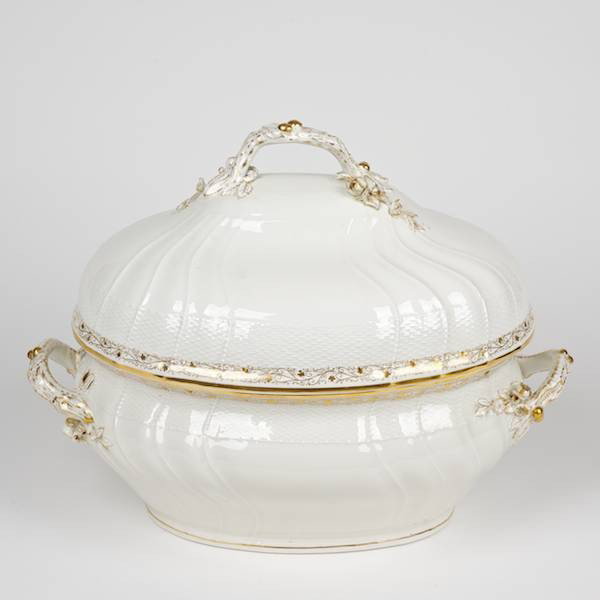 KPM parcel gilt white porcelain soup tureen: KPM parcel gilt white porcelain soup tureen, 19th/20th c., 11"h x 14.5"l