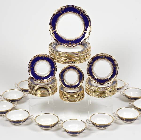 Spode Lancaster pattern porcelain dinnerware set: Spode Lancaster pattern porcelain dinnerware set, 20th c., incl. (12) dinner plates; (12) lunch plates; (12) bread plates; (12) handled soup bowls and (12) saucers, 10.75"dia. (dinner plate)