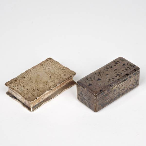 (2) Russian and English engraved, niello snuff bo: (2) Russian and English engraved, niello snuff boxes, 19th c., 2.25"l x 1"w (russian box), 2,25"l x 1.5"w (English box), approx. 3.7 ozt. (total)