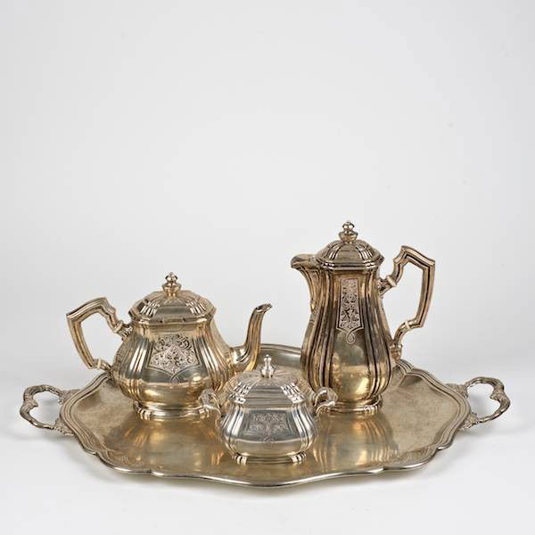 Continental .800 silver (4)-piece tea/coffee set: Continental .800 silver (4)-piece tea/coffee set, 19th/20th c., prob. Italian, incl. (1) coffee pot; (1) teapot; (1) covered sugar bowl and (1) serving tray, 24.75"l x 15.25"w (tray), 10.5"h x 7.25"w