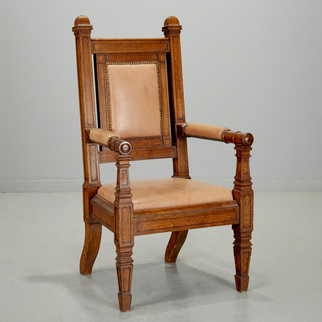 Alfred Waterhouse (manner), oak armchair (1 of 10)
