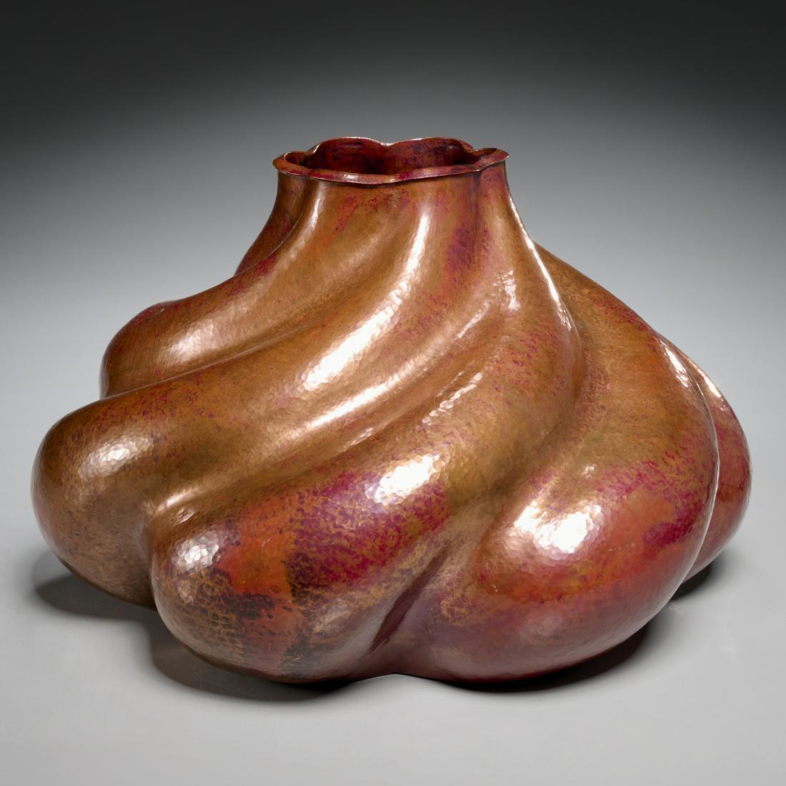 Abdon Punzo Angel, hammered copper vase (1 of 8)