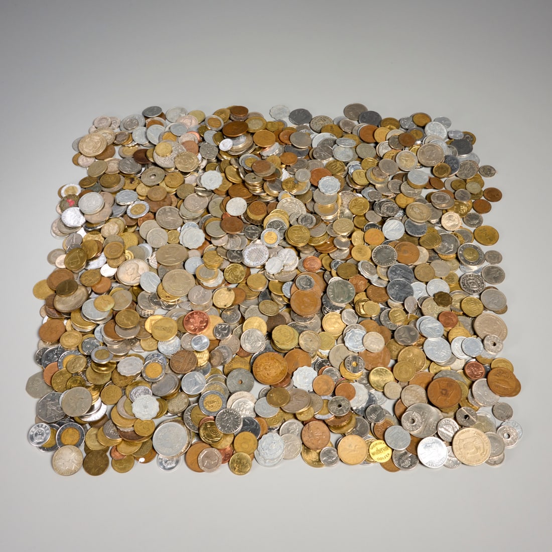 (14) lbs vintage foreign coinage (1 of 5)