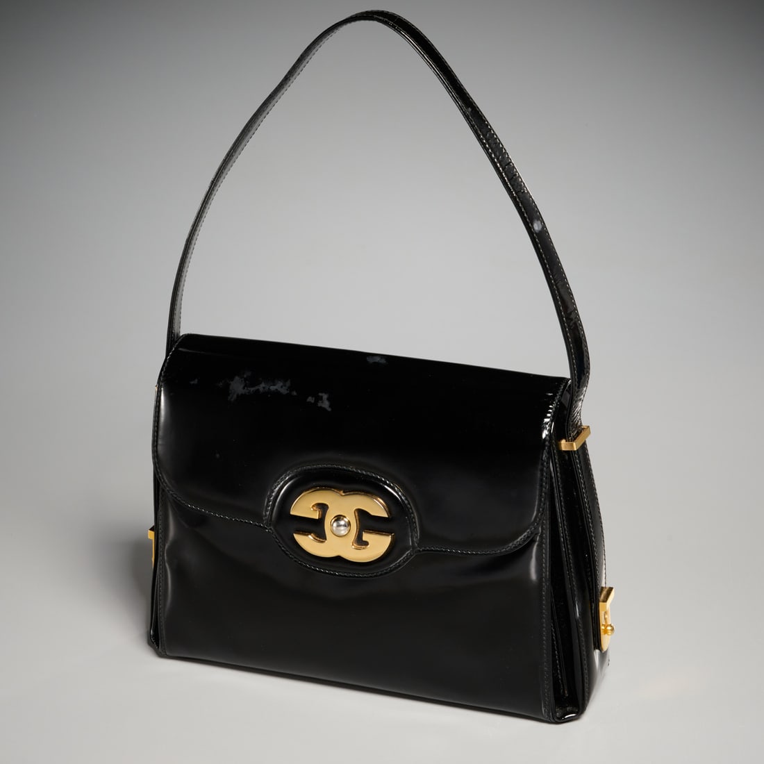 Vintage Gucci black patent leather handbag (1 of 7)