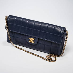 Chanel Handbags for Sale at Auction